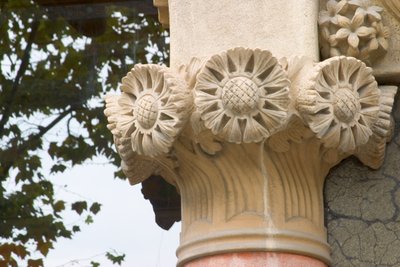 Colonna, 1905 da Luis Domenech i Montaner